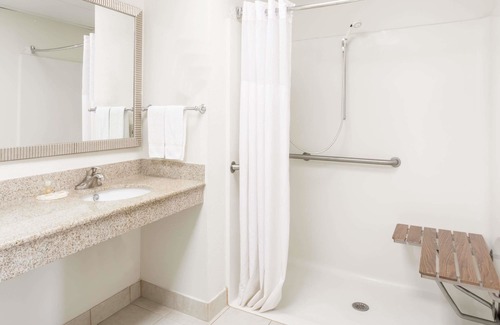 Fredericksburg Hotel | Days Inn by Wyndham Fredericksburg North