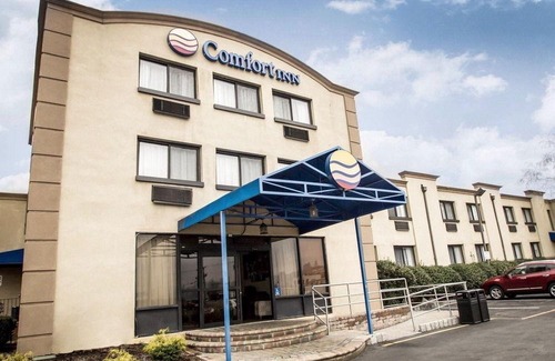 Edgewater Hotel | Comfort Inn Edgewater on Hudson River