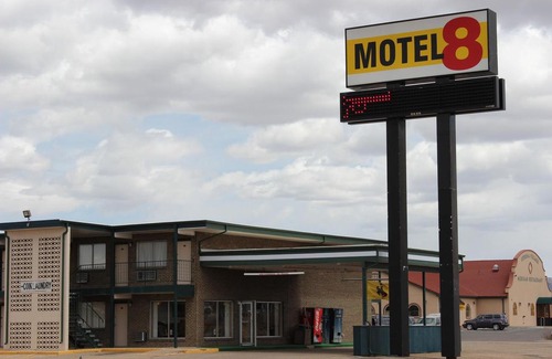 Laramie Hotel | Motel 8 Laramie