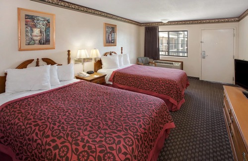 Kokomo Hotel | Days Inn & Suites by Wyndham Kokomo