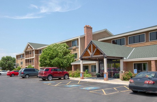 Kearney Hotel | AmericInn by Wyndham Kearney