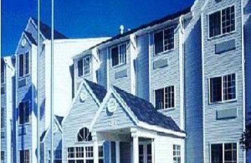 Rochester Hotel | Microtel Inn & Suites by Wyndham Rochester North Mayo Clinic