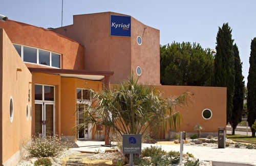 Lunel Hotel | Kyriad Montpellier Est - Lunel
