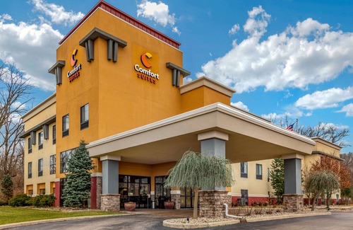 Elkhart Hotel | Comfort Suites South Elkhart