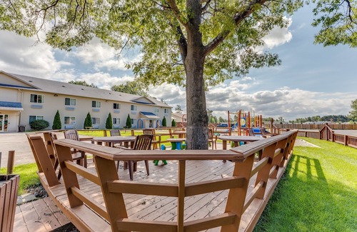 Ludington Hotel | Best Western Lakewinds