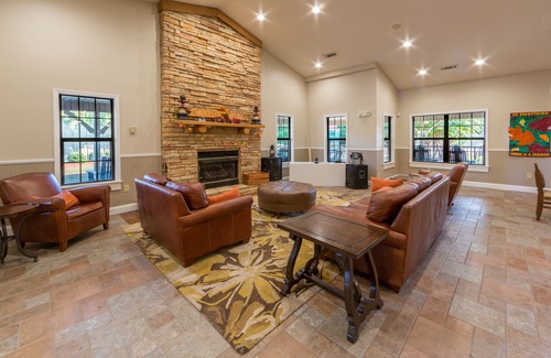 Clarkesville Hotel | Holiday Inn Club Vacations Apple Mountain Resort, an Ihg Hotel