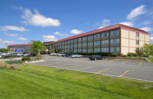 Hillside Hotel | Best Western Plus Chicago Hillside