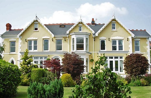 Llanelli Hotel | Llwyn Country House