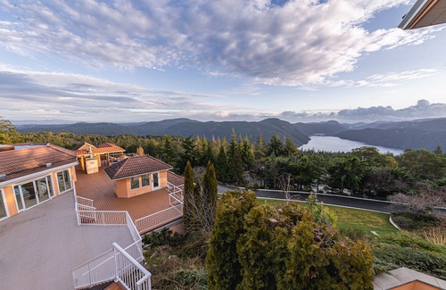 Malahat Hotel | Villa Eyrie Resort