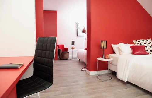 Saint-Pierre-la-Garenne Hotel | Les Canisses