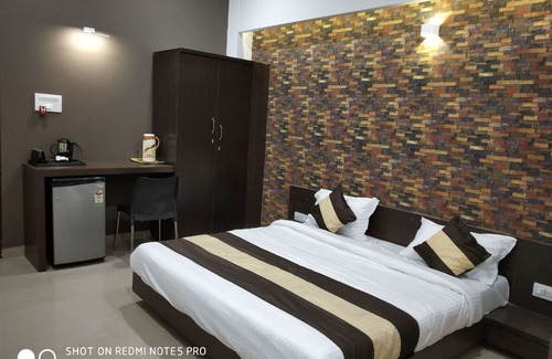Dewas Hotel | Abhinav Hotel