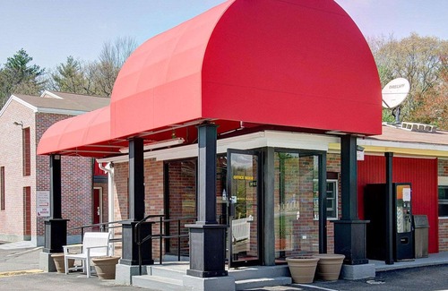 Sharon Hotel | Econo Lodge Sharon