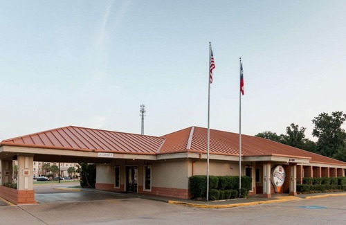 Lufkin Hotel | Quality Inn & Suites Lufkin
