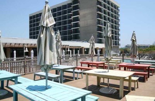 Atlantic Beach Hotel | DoubleTree by Hilton Atlantic Beach Oceanfront