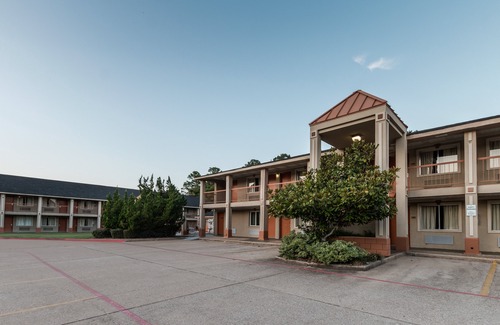 Lufkin Hotel | Quality Inn & Suites Lufkin