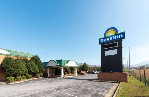 Luray Hotel | Days Inn by Wyndham Luray Shenandoah