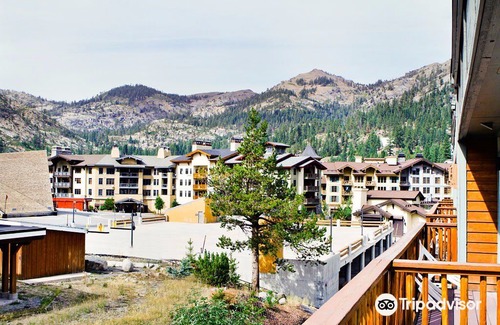 Olympic Valley Hotel | Red Wolf Lodge at Squaw Valley
