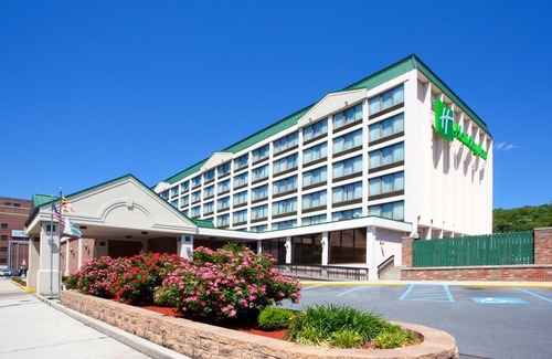 Cumberland Hotel | Ramada by Wyndham Cumberland Downtown