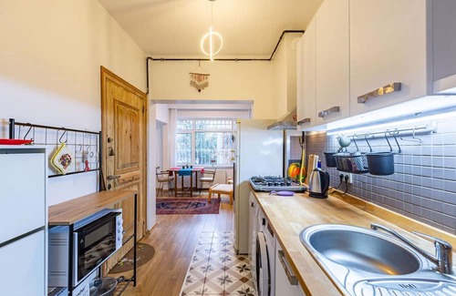 Cihangir Apartment | Vibrant Flat in Cihangir with Central Location