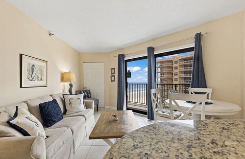 Daytona Beach Shores Condo | Seahorse Suite 907 at Sunglow Resort