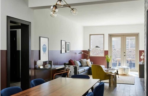 Central Business District House | Roami at The Brandywine | Pool | 3 Bed Penthouse