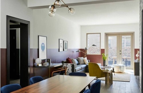 Central Business District House | Roami at The Brandywine | Pool | 3 Bed Penthouse