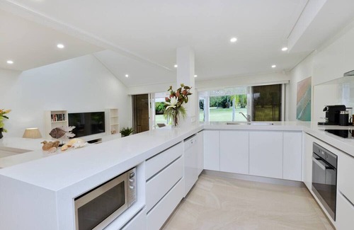 Port Douglas House | Fairway Vistas A Group Escape at Mirage Resort