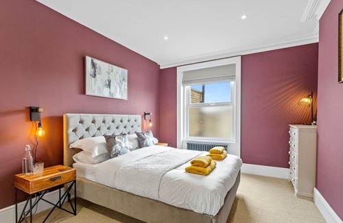 Margate Apartment | Ocean Breeze - Exquisite two-bedroom apartment on the seafront