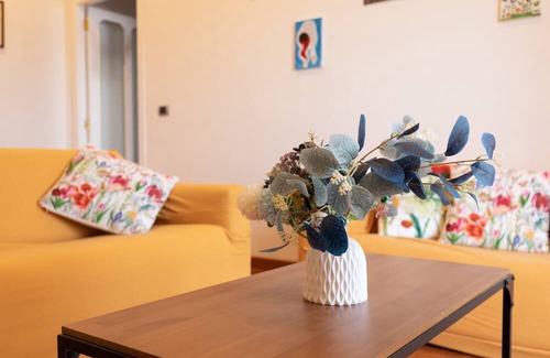 Naples City Centre Apartment | Delightful apartment in the heart of Naples overlooking the Vesuvius