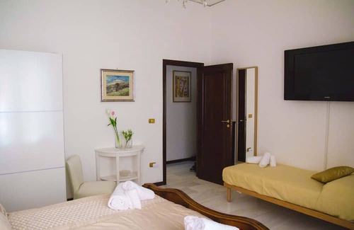 Vomero Apartment | Easy House
