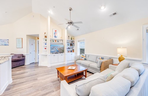 Hatteras Condo | On Special - Canal Front Penthouse Suite in Slash Creek with Resort Amenities an