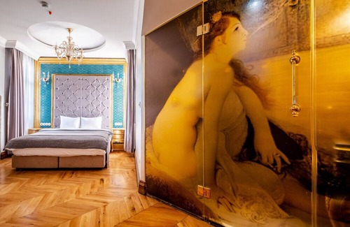 Beylerbeyi House | Studio w Garden in Historic Mansion in Beylerbeyi