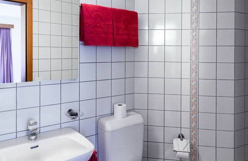 Grindelwald Apartment | Nice apartment for 2 people with WIFI, TV, pets allowed and parking