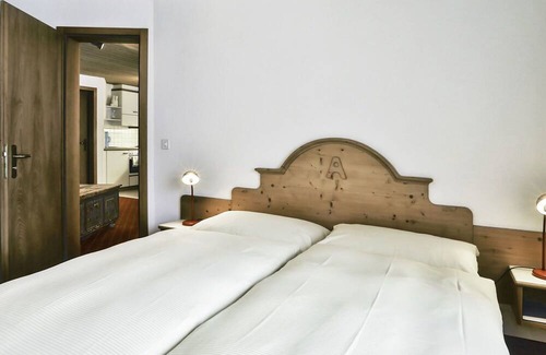 Grindelwald Apartment | Lovely apartment for 2 people with WIFI, TV, balcony, pets allowed and parking