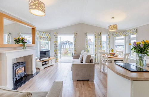 Ashby Woulds Cabin | 2 bedroom accommodation in Overseal, Nr Ashby-de-la-Zouch