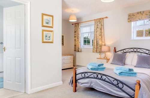 Irstead Cottage | Peace and Tranquility Awaits - 2 Bed, 2 Bath Detached Pet Friendly Cottage.