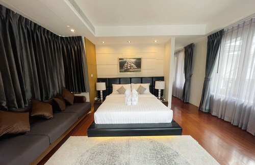 North Pattaya Villa | Yizen Beachfront Seaview Villa Wongamat Beach