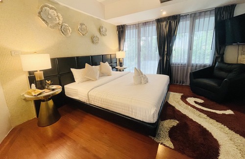 North Pattaya Villa | Yizen Beachfront Seaview Villa Wongamat Beach