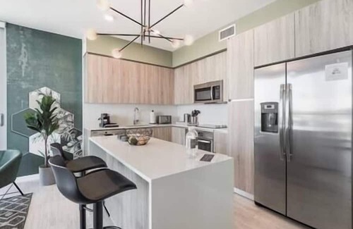 Northeast Miami Condo | Design Flat/pool/parking/gym