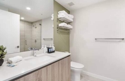 Northeast Miami Condo | Design Flat/pool/parking/gym