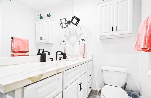 Ladera Heights House | Head-turning 3BR House - HD-Lad