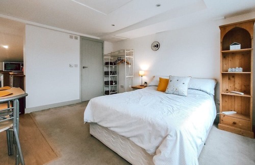 Ham Apartment | The Isabella Studio by Richmond Park
