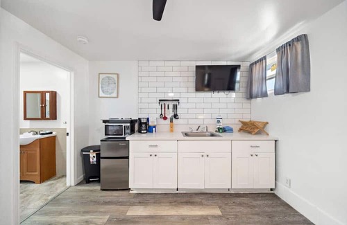 San Jacinto Apartment | Coastal Cottage Unit 10|BeachBox|Walk to Beach!
