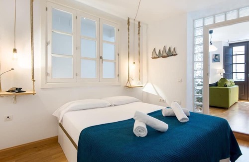 La Goleta Apartment | The Artist´s Balcony