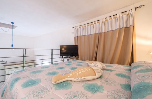 Canneto Apartment | Apartment 'Bougainville' with Balcony and Air Conditioning