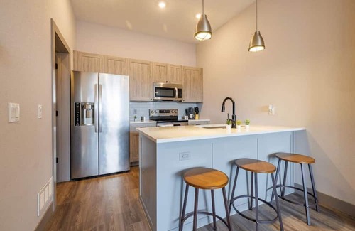 Jefferson Park Apartment | Adorable 1BR in the Highlands