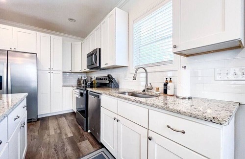 Wilmington House | Dual Homes, 8 Beds: A Double Delight in Wilmington!