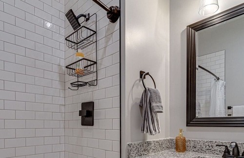 Nashville Apartment | Studio with 2 Queen Beds 7 mins to DT!