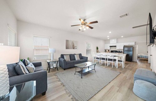 Galveston House | Big Blue|BeachBox| Near Everything!