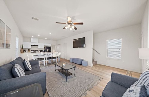 Galveston House | Big Blue|BeachBox| Near Everything!